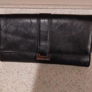 LIZ CLAIBORNE BLACK LEATHER WALLET